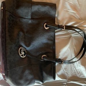 Black Michael Kors tote